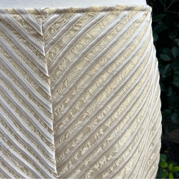 Vintage MOSHITA COUTURE ~ Gorgeous Low-Rise Cream Skirt ~ Bias Ribbon Detail ~ M - Picture 3 of 10